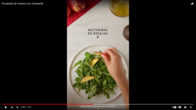 Preparation / Steps Summer salad with avocado and nectarines - Step 2) Arrange a bed of sprouts on a large plate. Add the nectarines and sliced avocados on top.