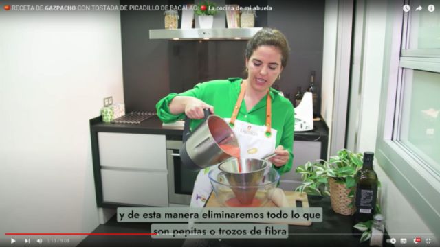 Preparation / Steps Gazpacho with minced cod toast - Step 4) Strain through a sieve to remove seeds or pieces of fiber.